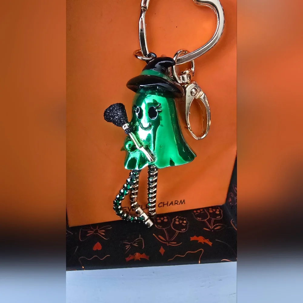 Betsey Johnson Green Witch Ghost Keychain Bag Charm – NWT Halloween Box